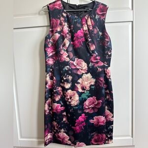 Tahari shift dress in Black and Plum florals. 💜🖤